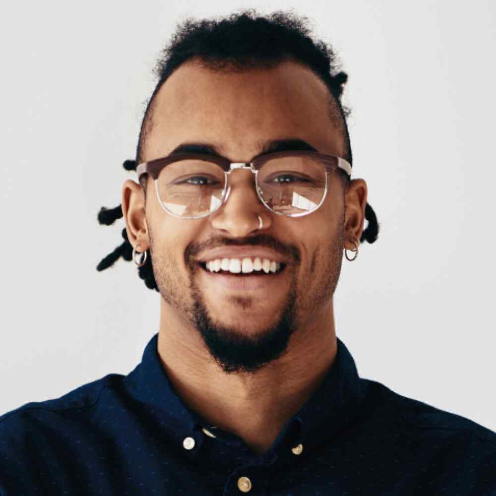 https://phoenix-intelligence.com/wp-content/uploads/2023/11/team_04.jpg